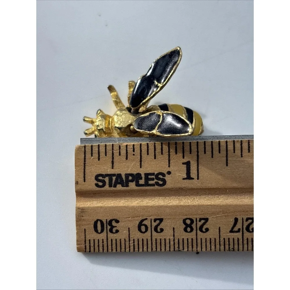 Vintage Gold Tone Black Yellow Enamel Trembler Wings Bumble Bee Brooch Pin